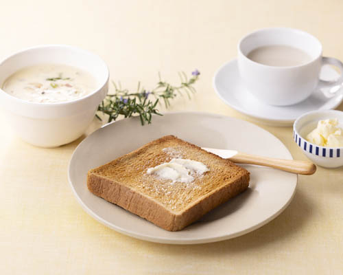 玄米入り食パン（国産玄米と国産小麦粉）（３／６）