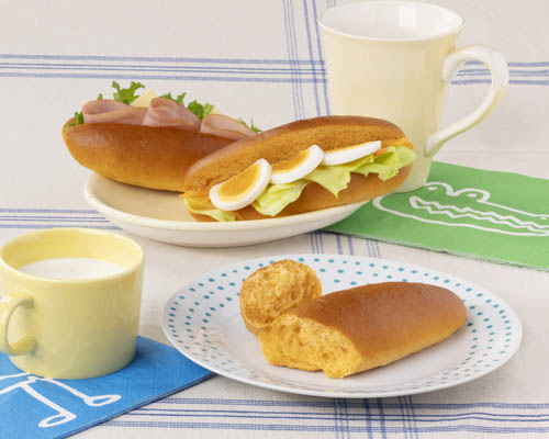 もぐもぐパン（にんじんとトマト）（２）